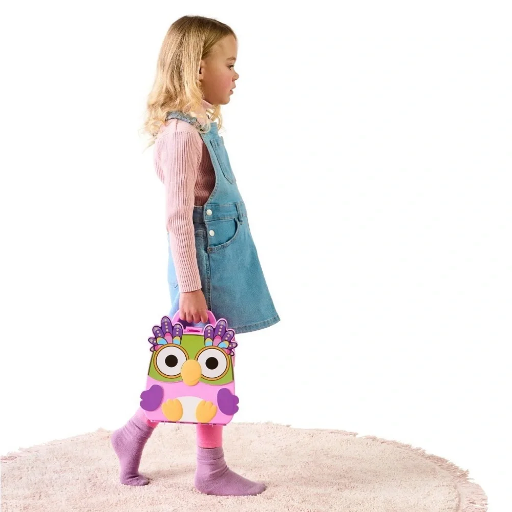 CHATTERMAX Figure Case, Includes Bluey, Bingo, Muffin and Chattermax. NEW !